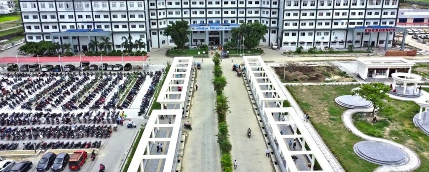 नोबेल  हस्पिटलले निकालो १५ वर्षीय बालकको आन्द्राबाट कैँची